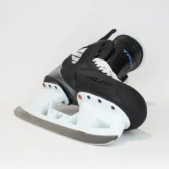 TRUE Player Senior Hockey Skates - Pro Stock - VH Holder - White Felt Tongue - Size 9 -Hockey Equipment Store true hockey skates true player senior hockey skates pro stock vh holder white felt tongue size 9 9 r standard 15186692243522